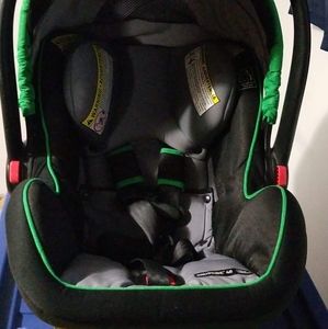 Carseat and stroller combo